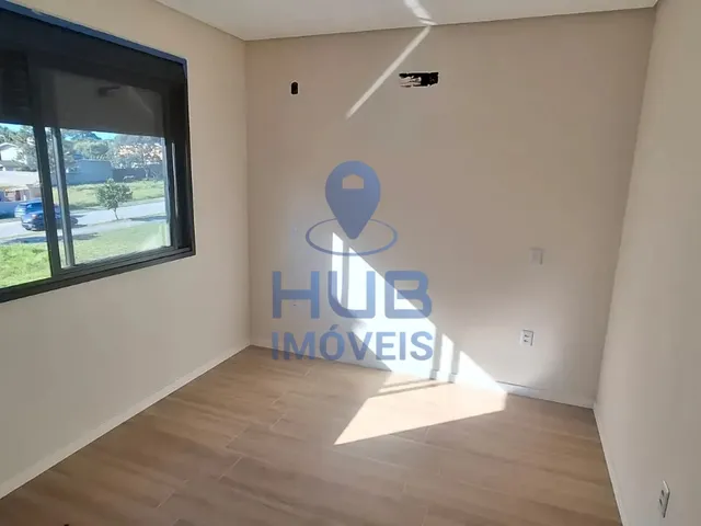 Imagem 6: Casa com 3 dormitórios sendo 1 suíte e 3 vagas de garagem em Florianópolis/SC