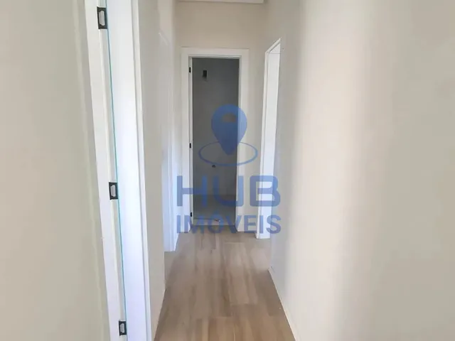 Imagem 7: Casa com 3 dormitórios sendo 1 suíte e 3 vagas de garagem em Florianópolis/SC