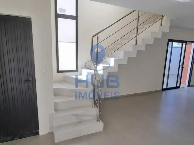 Imagem 9: Casa com 3 dormitórios sendo 1 suíte e 3 vagas de garagem em Florianópolis/SC