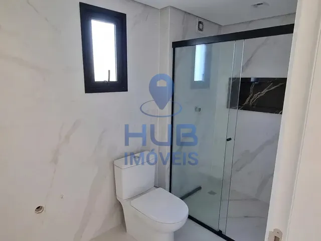Imagem 10: Casa com 3 dormitórios sendo 1 suíte e 3 vagas de garagem em Florianópolis/SC