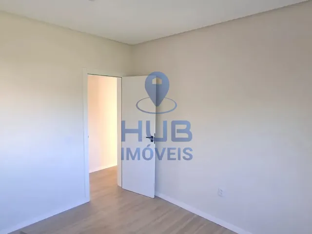 Imagem 11: Casa com 3 dormitórios sendo 1 suíte e 3 vagas de garagem em Florianópolis/SC