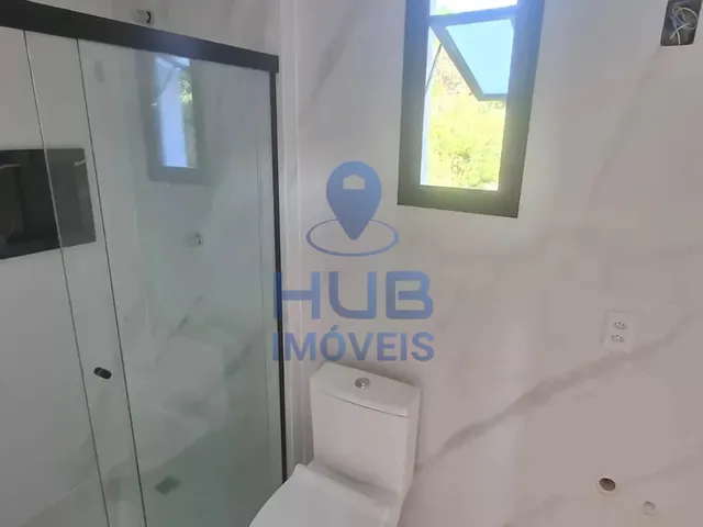 Imagem 12: Casa com 3 dormitórios sendo 1 suíte e 3 vagas de garagem em Florianópolis/SC