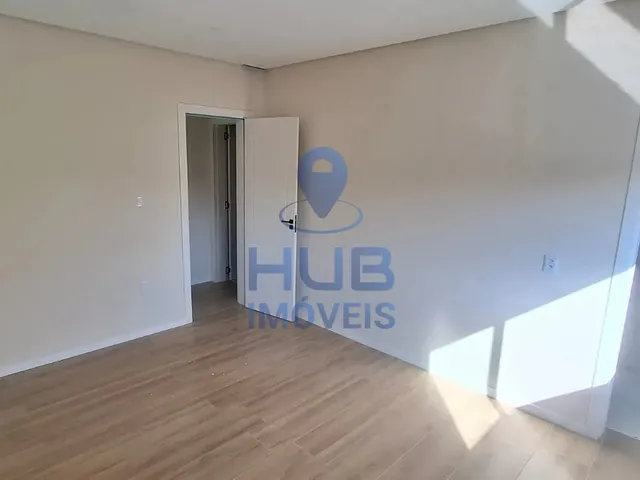 Imagem 14: Casa com 3 dormitórios sendo 1 suíte e 3 vagas de garagem em Florianópolis/SC