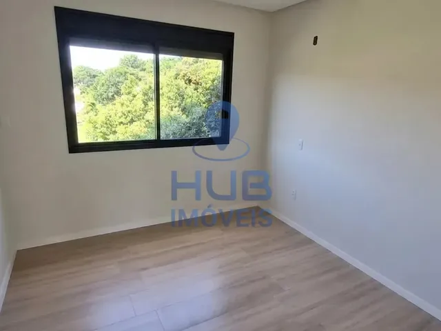 Imagem 15: Casa com 3 dormitórios sendo 1 suíte e 3 vagas de garagem em Florianópolis/SC