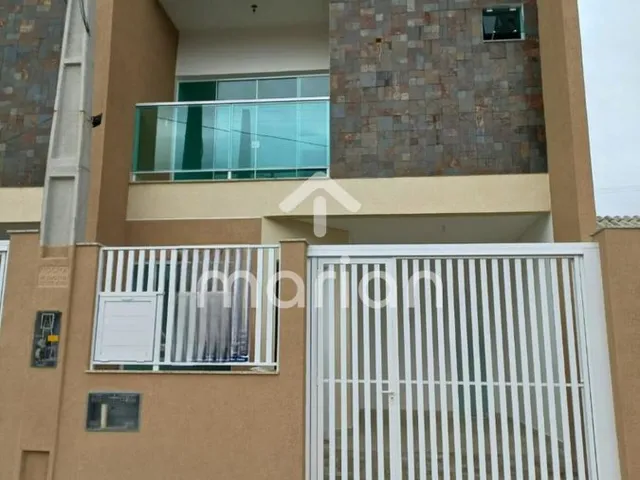 Imagem: Sobrados à venda a apenas 200 metros da