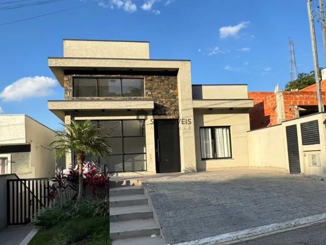Imagem: A casa em condomínio possui 3 Dormitórios, 3 Suítes, 3