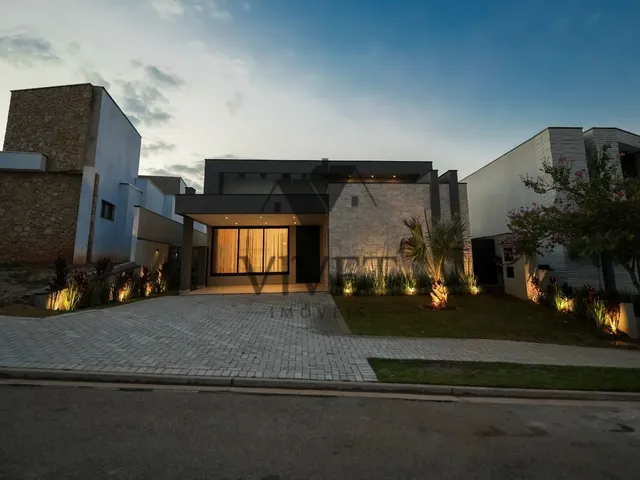 Imagem: A casa em condomínio possui 7 Dormitórios, 4 Suítes, 5