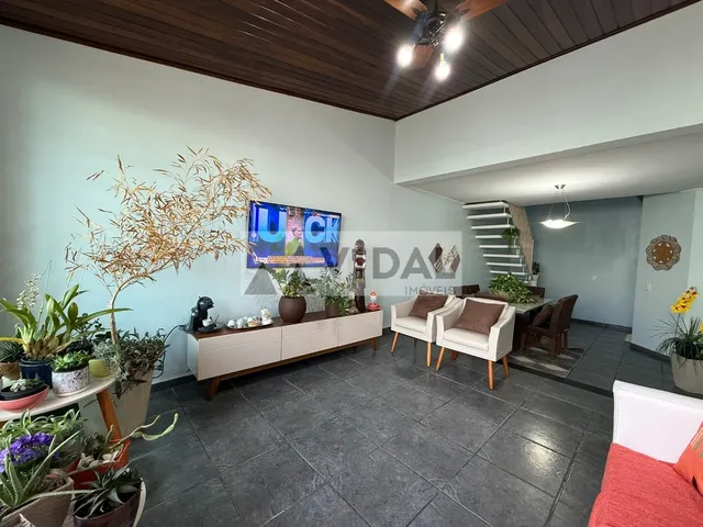 Imagem: Casa Térrea com 3 Dorms À Venda por R$680.000,00