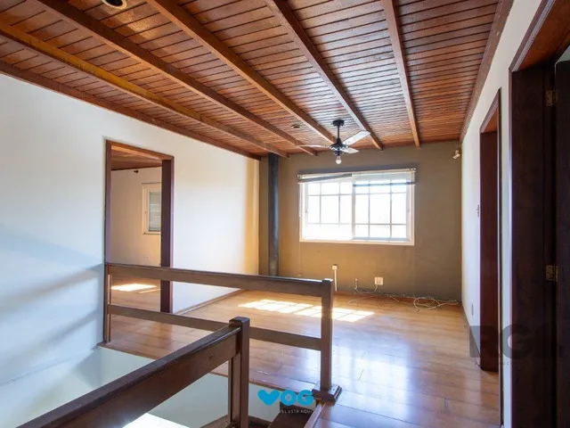 Imagem 2: Casa de 4 dormitórios, 1 suíte, 4 vagas, no bairro Tristeza!
