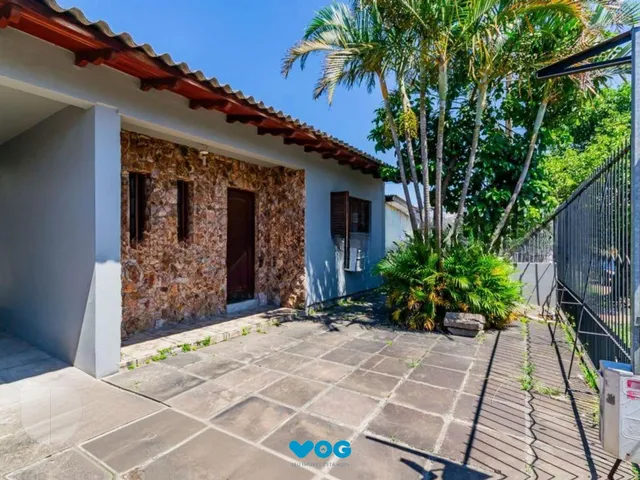 Imagem: Casa com 3 quartos, 4 vagas e amplo pátio