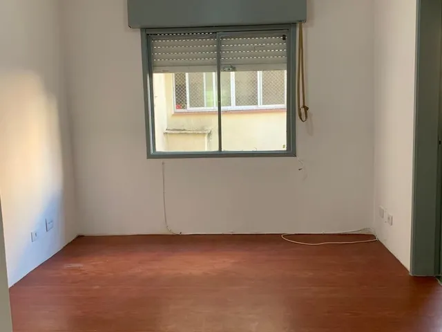 Imagem 3: 01 dormitório, na João Alfredo, Cidade Baixa, com 36 m2, 01 lance de escada