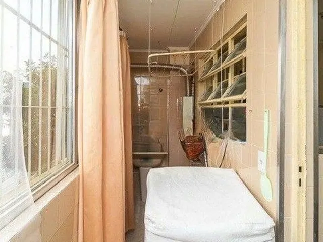Imagem 8: Formidável apartamento com 3 dormitórios (2 deles são suíte), peças amplas e bem