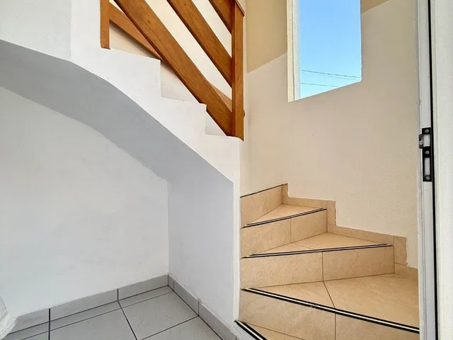 Imagem 7: Casa de 4 dormitórios e 3 vagas de garagem em Canoas