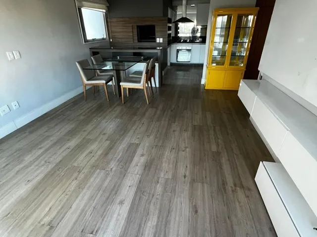 Imagem 11: Apartamento de 2 dormitórios, elevador e duas vagas de garagem em Porto Alegre