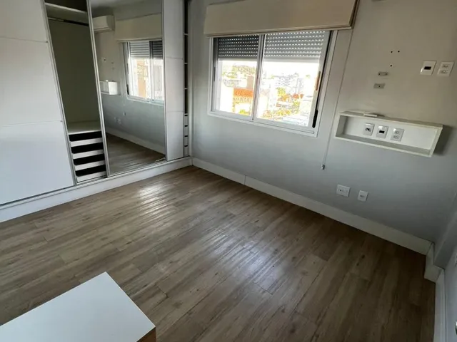 Imagem 13: Apartamento de 2 dormitórios, elevador e duas vagas de garagem em Porto Alegre