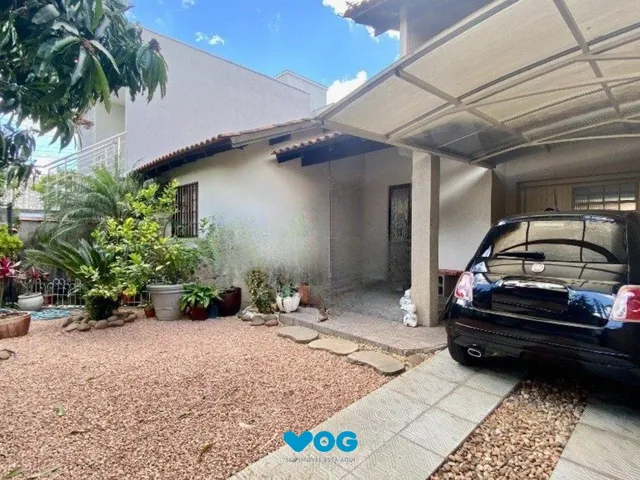 Imagem: Casa de 2 dormitórios e 2 vagas de garagem