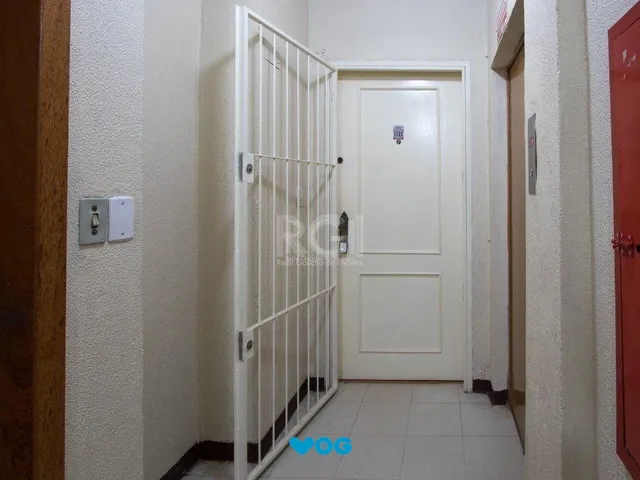 Imagem 9: Apartamento de 2 dormitórios e 1 vaga de garagem no bairro Cristal