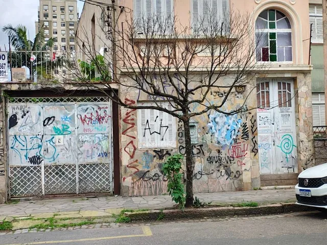 Imagem: Sobrado na Cidade Baixa