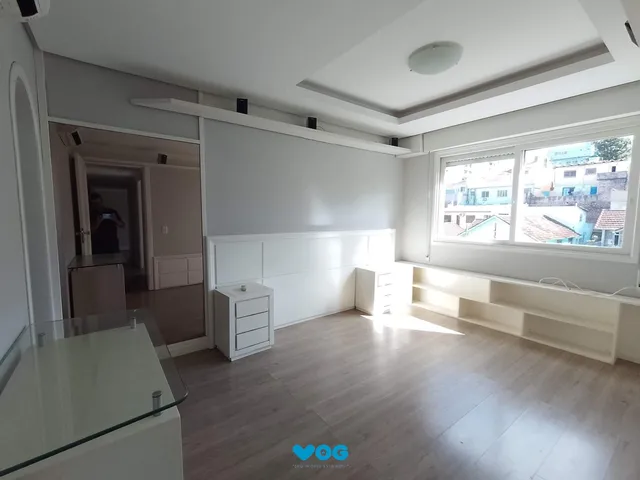 Imagem 2: Apartamento 2 dormitórios com sacada e vaga perto da PUC