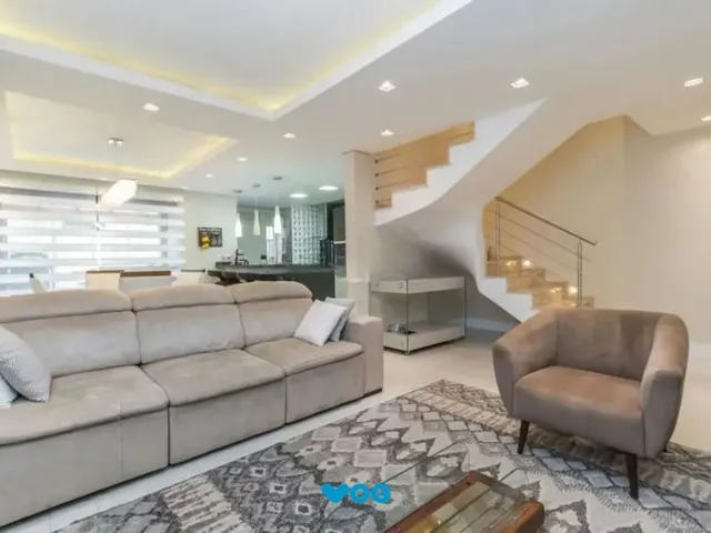 Imagem: Casa Seminova 3 Dorm com Pátio e 4 Vagas