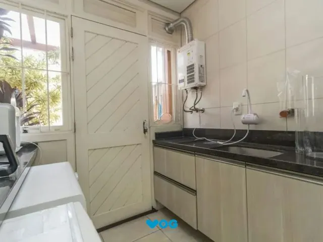 Imagem 8: Casa Seminova 3 Dorm com Pátio e 4 Vagas no Jardim Planalto