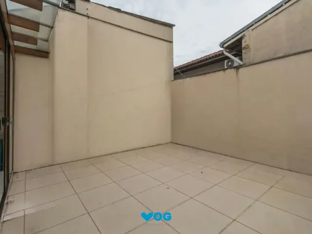 Imagem 3: Casa Seminova 3 Dorm com Pátio e 4 Vagas no Jardim Planalto
