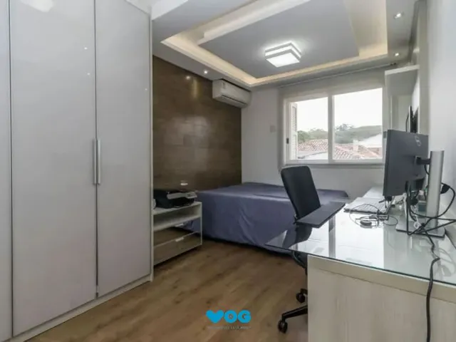 Imagem 6: Casa Seminova 3 Dorm com Pátio e 4 Vagas no Jardim Planalto