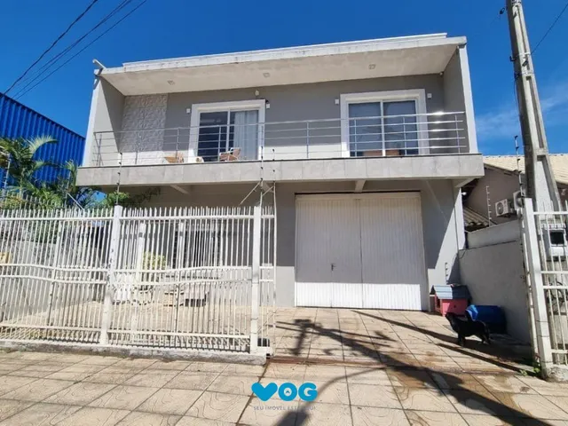 Imagem: A casa possui 2 Dormitórios, 1 Banheiro, 4 Vagas na