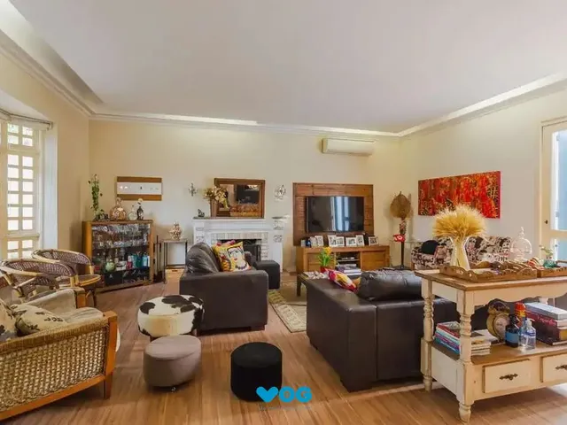 Imagem: Casa ampla com piscina e edícula no Jardim