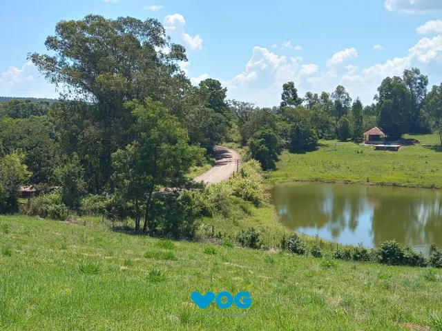 Imagem: Terreno com de 1880 metros localizado em