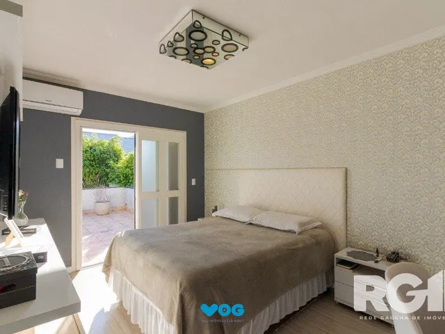 Imagem 9: Casa em Condomínio com 3 Suítes, Espaço Gourmet e 5 Vagas de Garagem