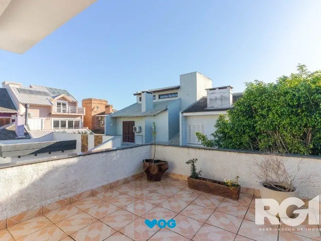 Imagem 5: Casa em Condomínio com 3 Suítes, Espaço Gourmet e 5 Vagas de Garagem