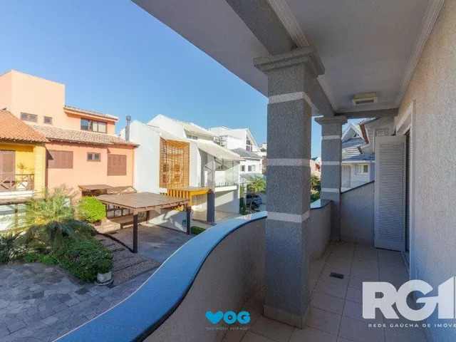Imagem 7: Casa em Condomínio com 3 Suítes, Espaço Gourmet e 5 Vagas de Garagem