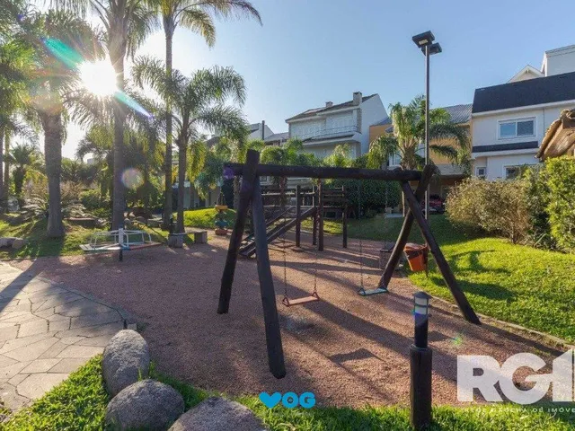 Imagem 14: Casa em Condomínio com 3 Suítes, Espaço Gourmet e 5 Vagas de Garagem