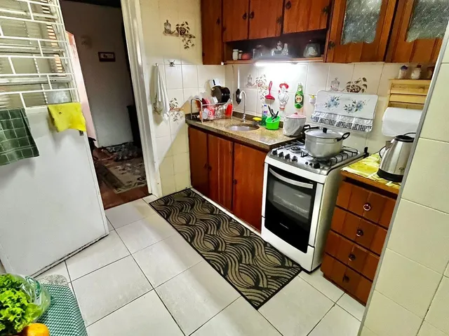 Imagem 2: Apto térreo de 03 dorm, sala, banho, cozinha, reformado, com vaga de garagem