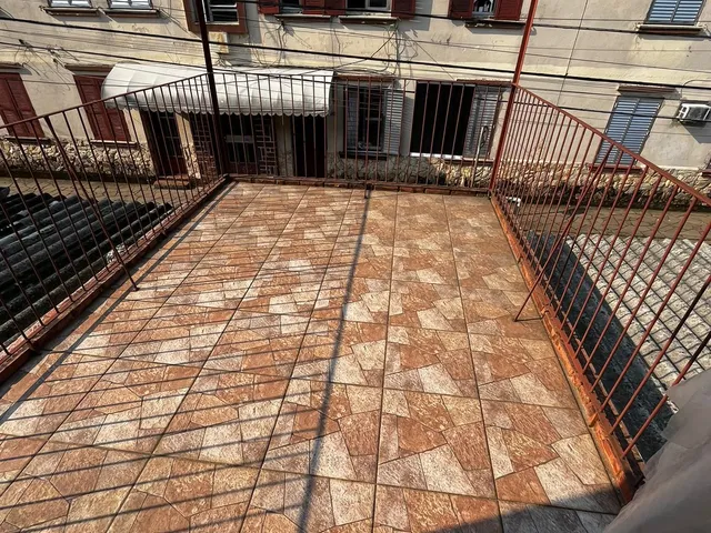 Imagem 12: Apto térreo de 03 dorm, sala, banho, cozinha, reformado, com vaga de garagem