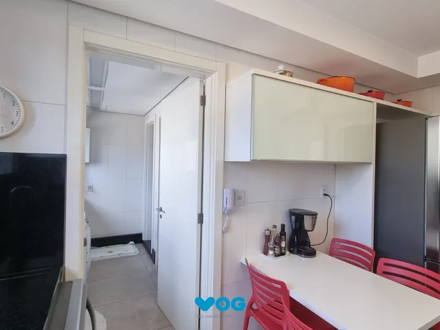 Imagem 9: Apartamento 3 dormitórios com dependência, 127m privativos, duas vagas individua
