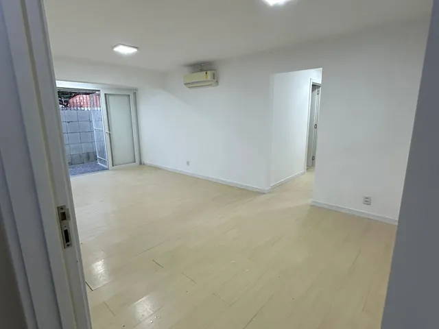 Imagem: Apartamento com 3 Quartos, térreo com pátio