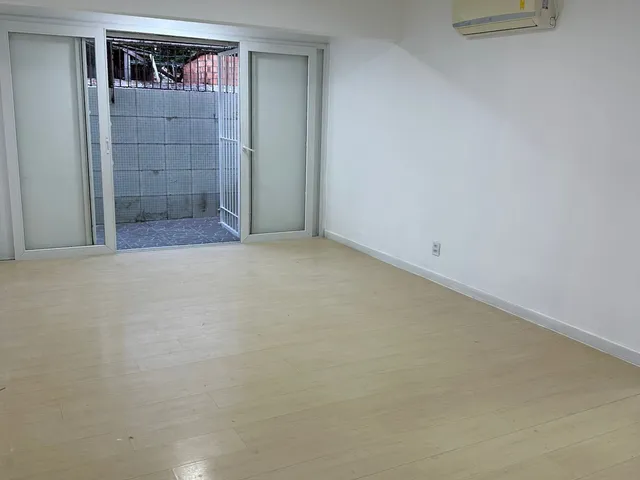 Imagem 3: Apartamento com 3 Quartos, térreo com pátio privativo, 1 vaga coberta à Venda, 8