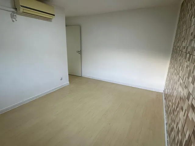 Imagem 10: Apartamento com 3 Quartos, térreo com pátio privativo, 1 vaga coberta à Venda, 8