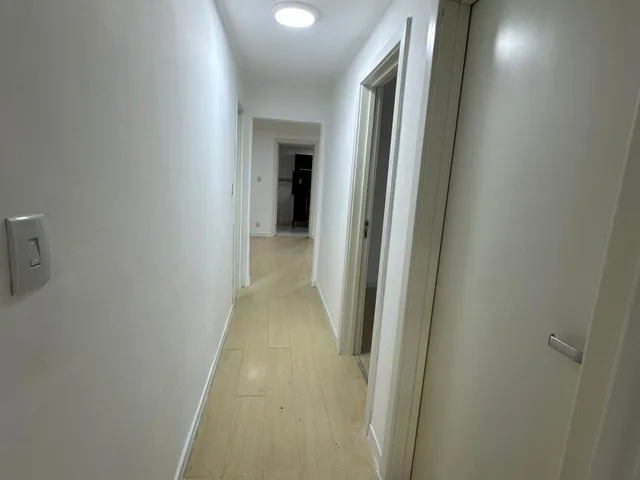 Imagem 14: Apartamento com 3 Quartos, térreo com pátio privativo, 1 vaga coberta à Venda, 8