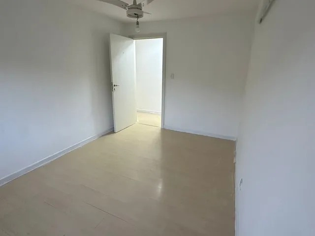 Imagem 7: Apartamento com 3 Quartos, térreo com pátio privativo, 1 vaga coberta à Venda, 8