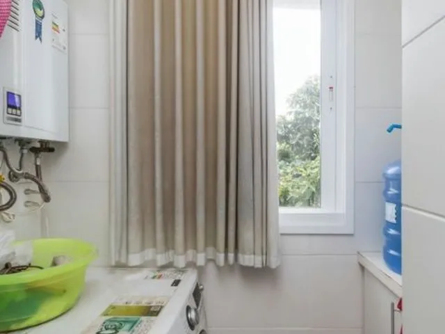 Imagem 2: Apartamento 2 dormitórios à venda Passo da Areia Porto Alegre/RS