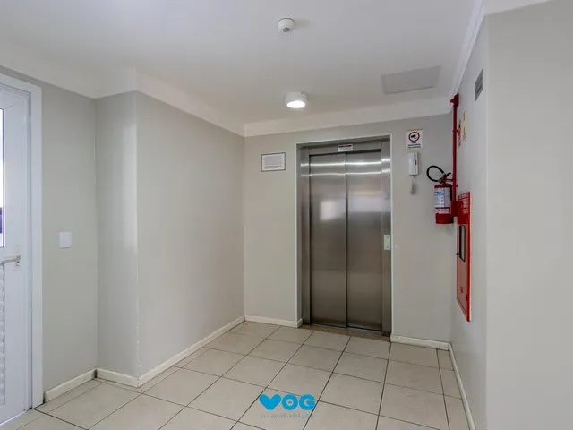 Imagem 8: Apartamento no Bairro Cristal de 3 dormitórios,1 Suíte, Semi mobiliado com 1 vag