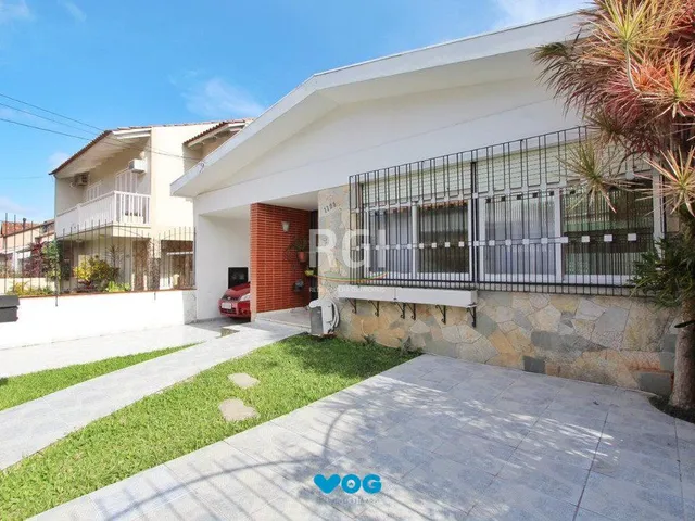 Imagem: Casa com 4 dormitórios e energia solar