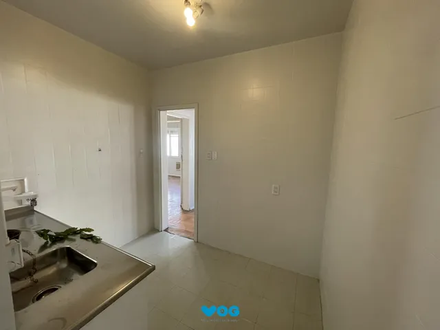 Imagem 5: Apartamento 2 dormitórios com dependência 70m2 Moinhos de Vento Av. Cristóvão