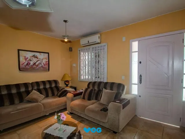 Imagem: Casa de 3 Quartos e 2 Vagas de Garagem no
