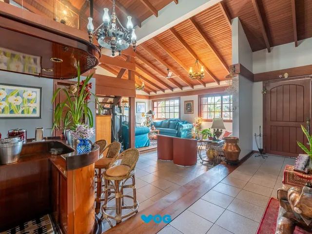 Imagem: Casa semimobiliada com 385m², 3 suítes