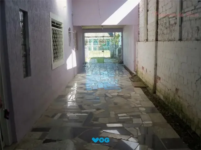 Imagem 2: Casa a venda no bairro Ponta Grossa com 3 quartos / 1 suite / 2 banheiros / 2 va