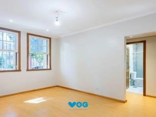Imagem 16: Apartamento no bairro Petrópolis de 2 dormitórios térreo com pátio DESOCUPADO
